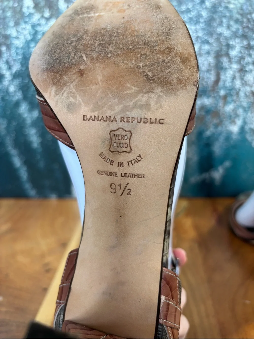Banana Republic Vintage Y2K Office Siren Croc Embossed T-Strap Heels 9.5 VGUC